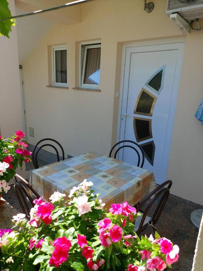 Apartmani Anita Malinska Exterior foto